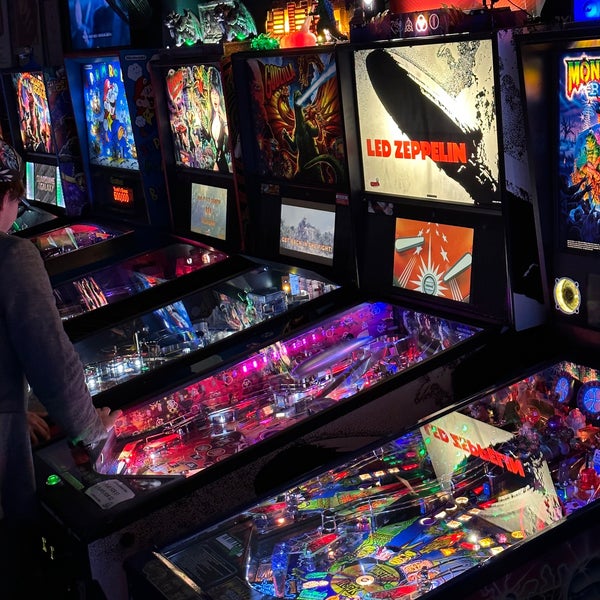 Foto tirada no(a) The 1UP Arcade Bar - Colfax por Stephen W. em 7/19/2023