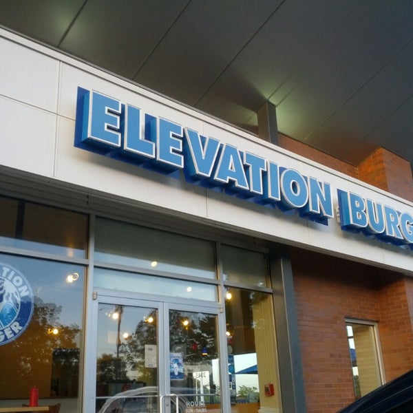 8/25/2013에 alberto님이 Elevation Burger에서 찍은 사진