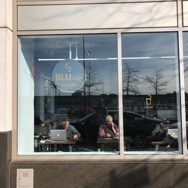 4/9/2017 tarihinde Andrew F.ziyaretçi tarafından Blu Cafe'de çekilen fotoğraf