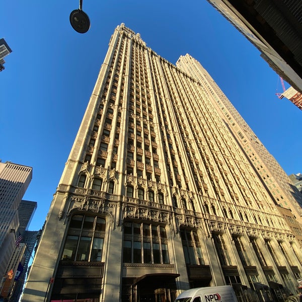 รูปภาพถ่ายที่ Woolworth Building โดย Andrew F. เมื่อ 3/9/2020