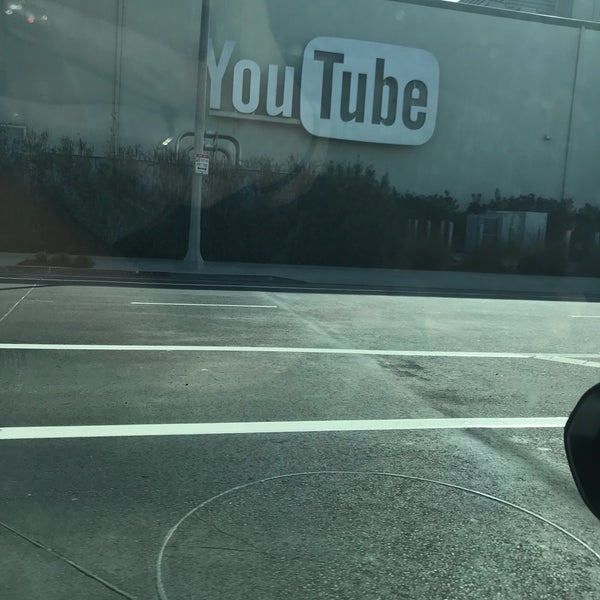 Foto diambil di YouTube Space LA oleh Reggi L. pada 12/8/2017