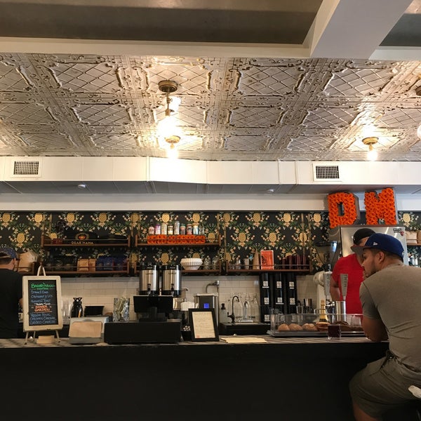 7/15/2017 tarihinde Jessica W.ziyaretçi tarafından Dear Mama &amp; lama Coffee'de çekilen fotoğraf
