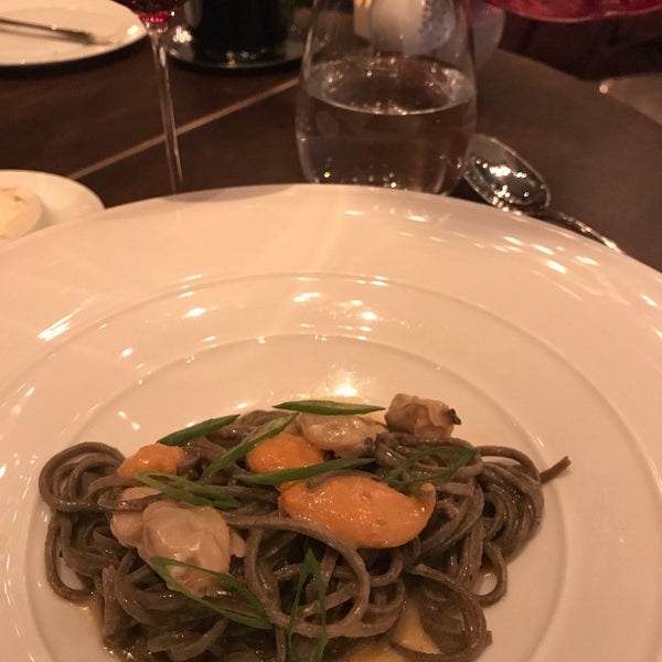 Das Foto wurde bei Benno Restaurant von Jessica W. am 12/23/2018 aufgenommen