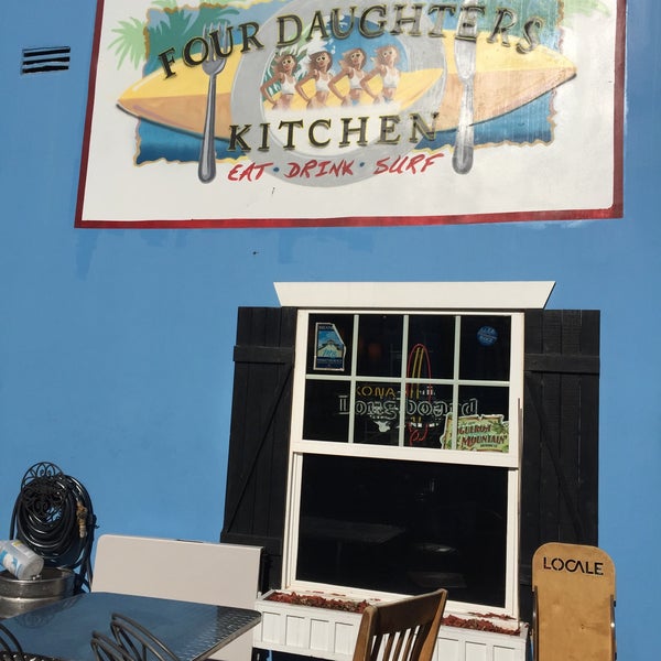 รูปภาพถ่ายที่ Four Daughters Kitchen โดย D G. เมื่อ 12/29/2014