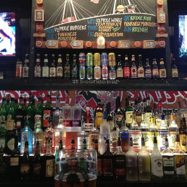 4/4/2014 tarihinde Siggy P.ziyaretçi tarafından Boone&#39;s Bar'de çekilen fotoğraf