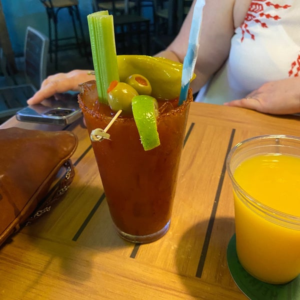 Foto tirada no(a) Siesta Key Oyster Bar por Ralph D. em 7/11/2021