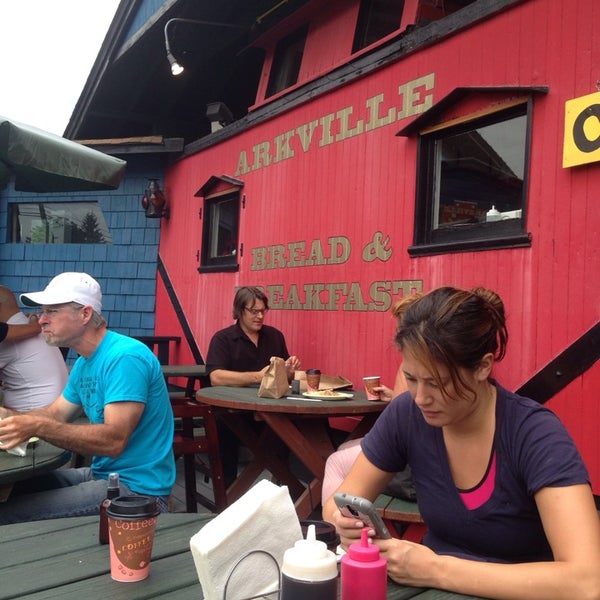 Foto diambil di Arkville Bread &amp; Breakfast (&amp; Lunch Too!) oleh Adrianne B. pada 7/19/2014
