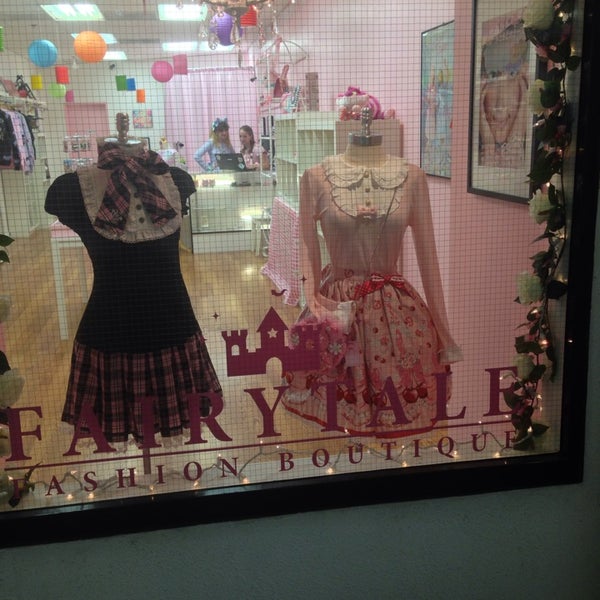Foto scattata a Fairytale Boutique da Edward W. il 3/22/2014