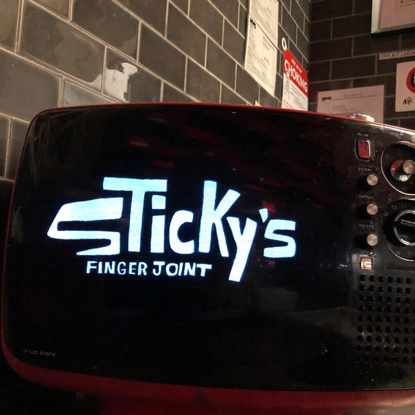 รูปภาพถ่ายที่ Sticky&#39;s Finger Joint โดย Closed🚫 .. เมื่อ 11/6/2019