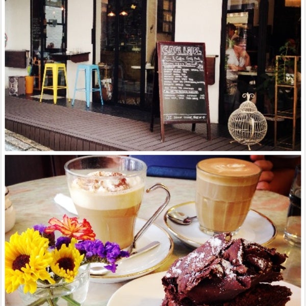 8/3/2014 tarihinde Olivia L.ziyaretçi tarafından Café Loisl'de çekilen fotoğraf
