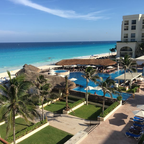 Photo taken at CasaMagna Marriott Cancun Resort by Ellijay Jones on 8/12/2017