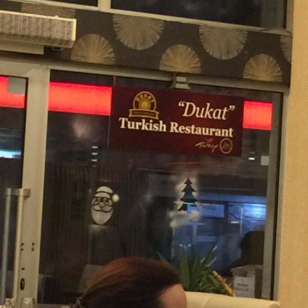 Снимок сделан в Turkish Restaurant Dukat пользователем Ülkü Ö. 12/30/2016