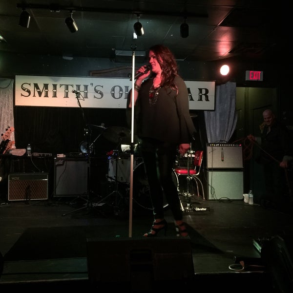 รูปภาพถ่ายที่ Smith&#39;s Olde Bar โดย Dianne D. เมื่อ 7/28/2017