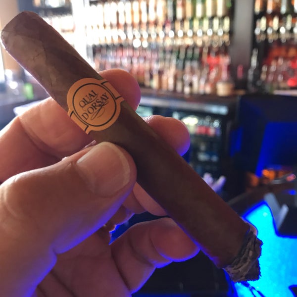 5/28/2017에 Professor T.님이 Corona Cigar Company &amp; Drew Estate Lounge에서 찍은 사진