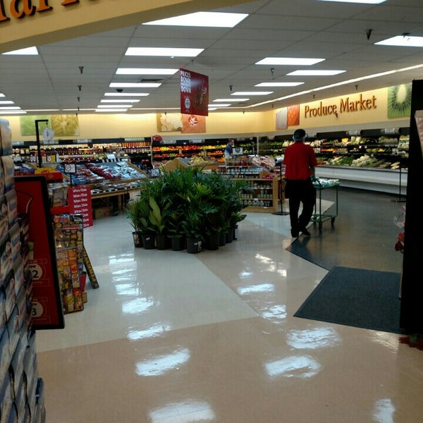 Winn Dixie Grocery Store in Clearwater