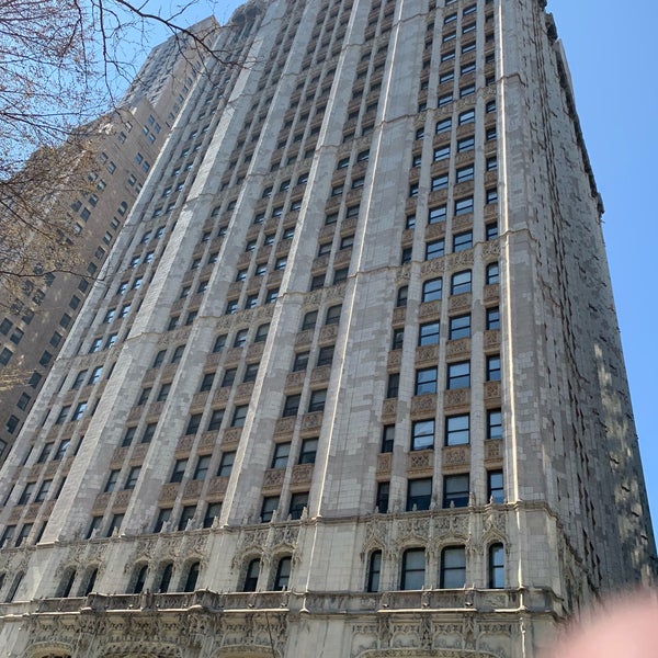 รูปภาพถ่ายที่ Woolworth Building โดย Drew S. เมื่อ 4/6/2019