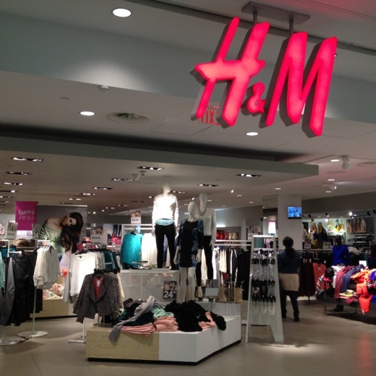 H\u0026M (Ahora cerrado) - Tienda de ropa en Downtown Stamford