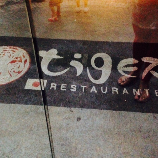 Снимок сделан в Tiger Restaurante пользователем Bel A. 2/22/2015