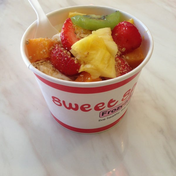 Foto diambil di Sweet Spot Frozen Yogurt oleh Erika E. pada 8/8/2013