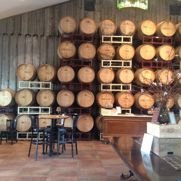 Foto tirada no(a) Cape May Winery &amp; Vineyard por Jennifer B. em 4/28/2013
