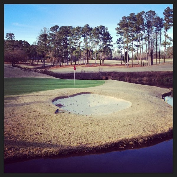 Photo taken at University Of Georgia Golf Course by Tommy M. on 12/11/2013