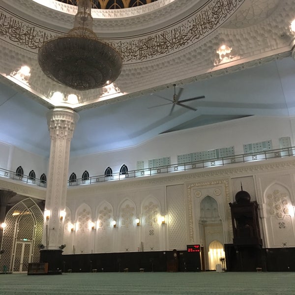Photo taken at Masjid KLIA (Sultan Abdul Samad Mosque) by Syaffiq I. on 3/3/2019