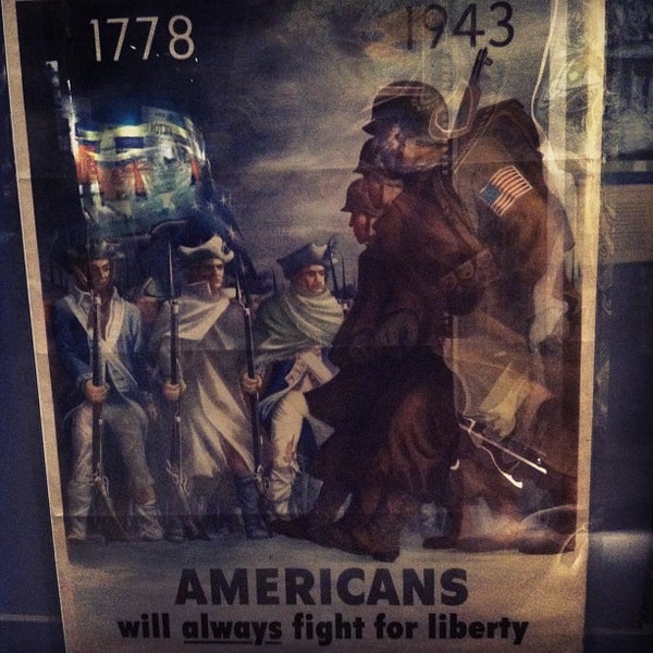 Снимок сделан в Price of Freedom - Americans at War Exhibit пользователем Mike H. 12/27/2012