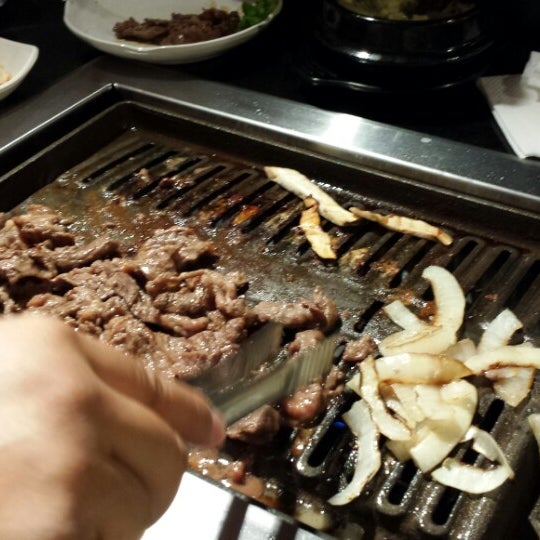 10/19/2013 tarihinde Steven S.ziyaretçi tarafından Bellko Korean BBQ'de çekilen fotoğraf