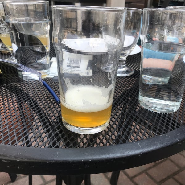 9/6/2020 tarihinde Patrick M.ziyaretçi tarafından Three Sheets Craft Beer Bar'de çekilen fotoğraf