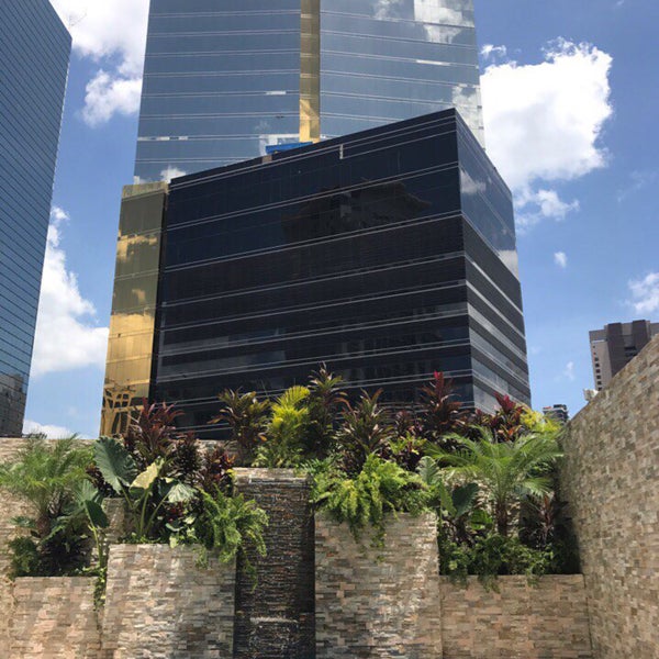 Photo taken at Hotel El Ejecutivo Panamá by Parkol on 4/9/2017