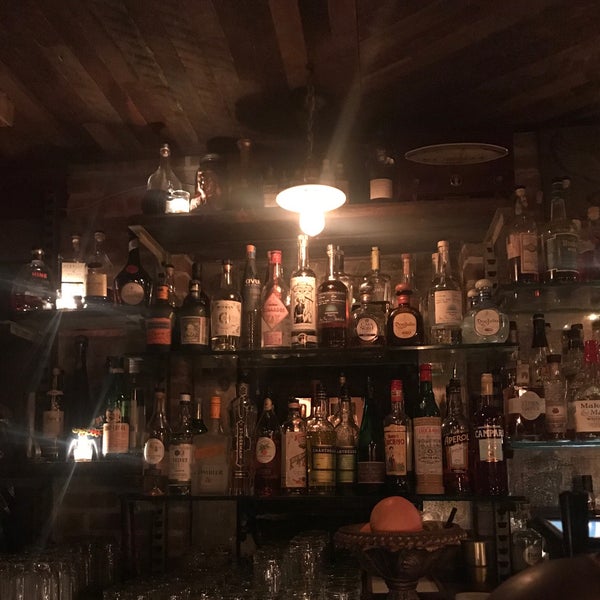 Снимок сделан в Tiny&#39;s and the Bar Upstairs пользователем Alexandra N. 2/28/2018
