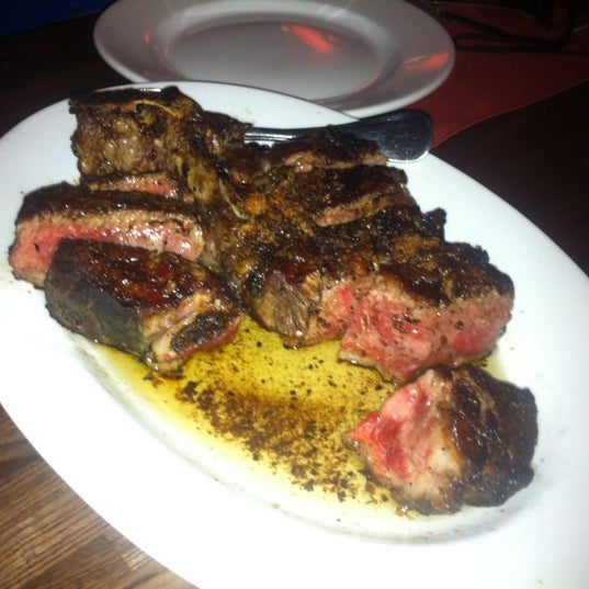 Das Foto wurde bei DeStefano&#39;s Steakhouse von DLO am 9/21/2012 aufgenommen