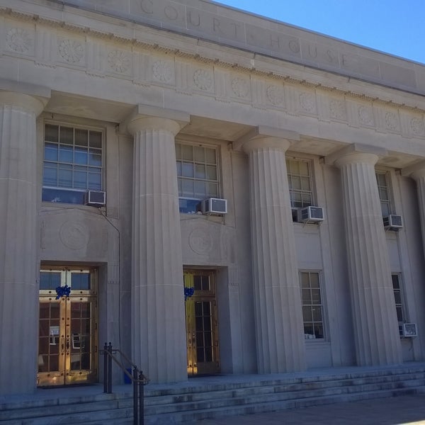 Elmore County Courthouse 1 tip