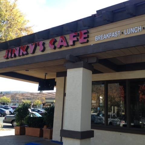 Foto scattata a Jinky&#39;s Cafe Thousand Oaks da Jinky&#39;s Cafe Thousand Oaks il 1/15/2015
