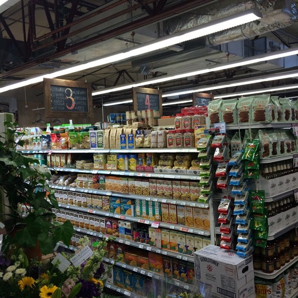 Photo taken at Guido&#39;s Fresh Marketplace by Eric F. on 5/17/2014