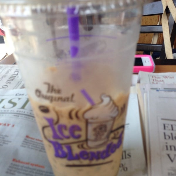 Photo taken at The Coffee Bean &amp; Tea Leaf by James L. on 6/21/2014