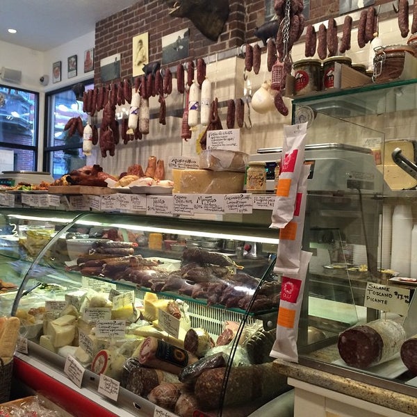 12/6/2014 tarihinde Robert T.ziyaretçi tarafından Monica&#39;s Mercato'de çekilen fotoğraf