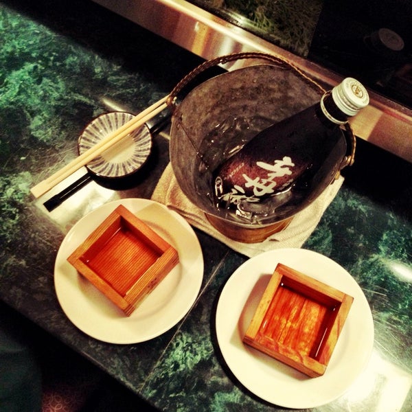 Снимок сделан в Ebisu Japanese Restaurant пользователем cayla b. 12/10/2013