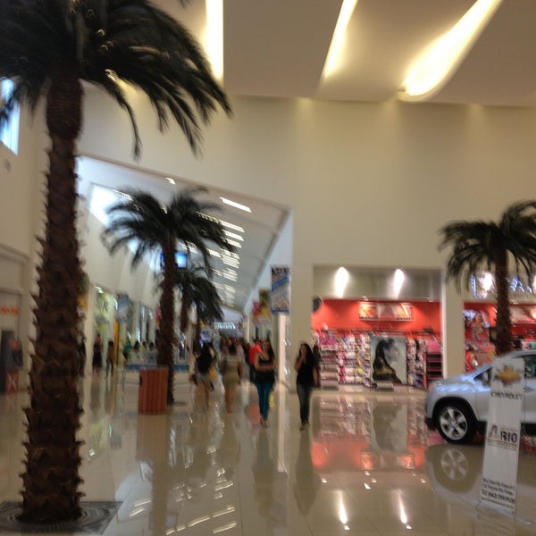รูปภาพถ่ายที่ Galerías Mall โดย Ricardo M. เมื่อ 4/28/2013