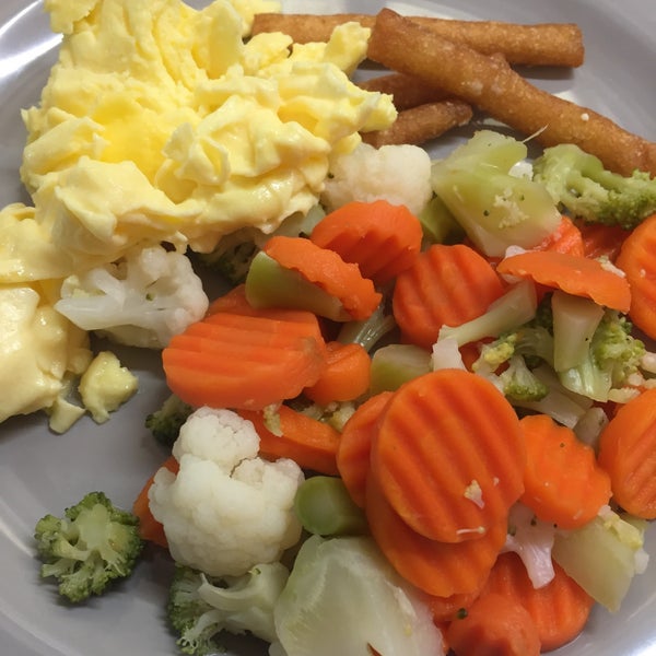 Photos at Fountain Dining Hall College Cafeteria