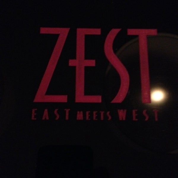 12/8/2013 tarihinde David S.ziyaretçi tarafından Zest Restaurant'de çekilen fotoğraf