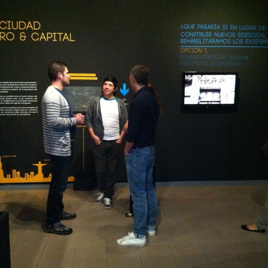 10/19/2012にMADCがMuseo de Arte y Diseño Contemporáneoで撮った写真