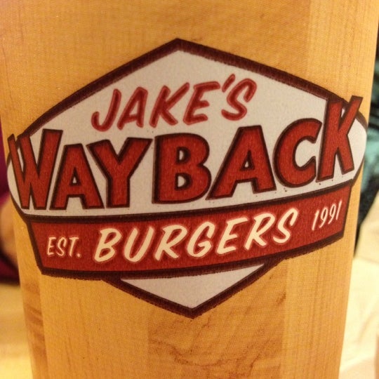 Foto tirada no(a) Jake&#39;s Wayback Burgers por Philip M. em 12/1/2012