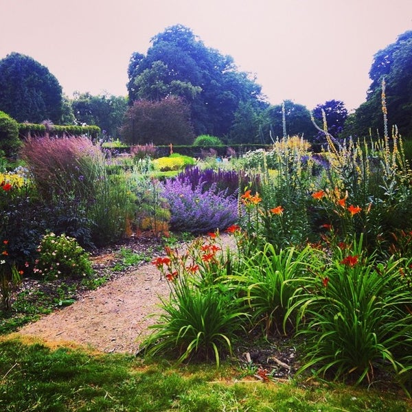 Flower Garden Labyrinth - Ruskin Park, Denmark Hill