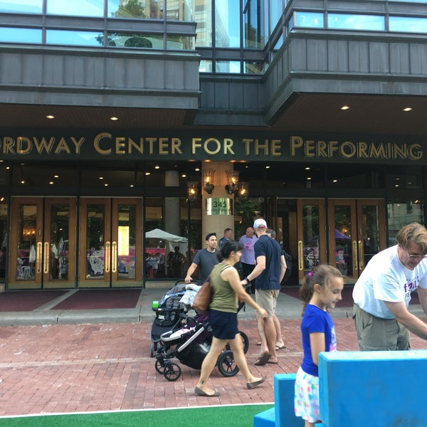 Foto tirada no(a) Ordway Center for the Performing Arts por Starlight P. em 6/1/2018