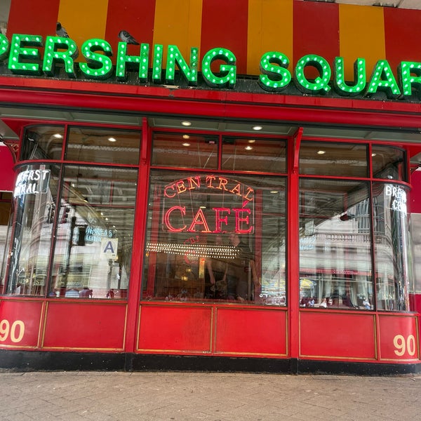Foto tirada no(a) Pershing Square Café por Starlight P. em 7/17/2022