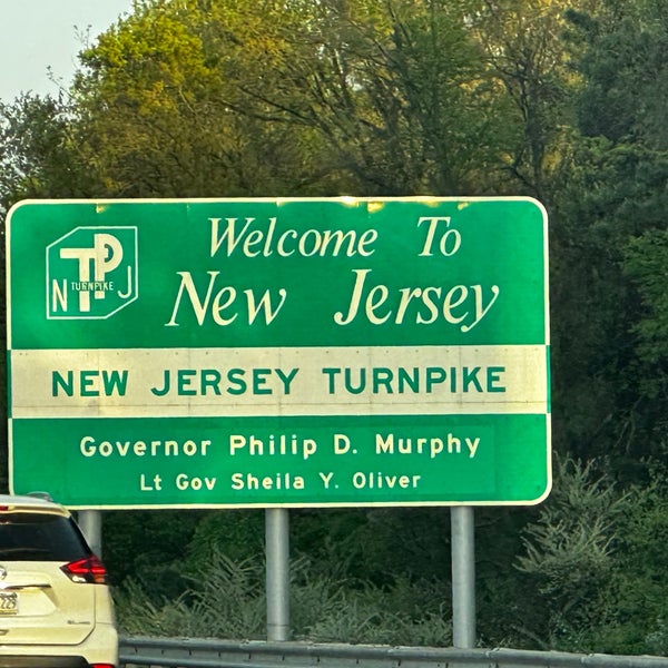 New Jersey / Pennsylvania Border - NJ/PA Border