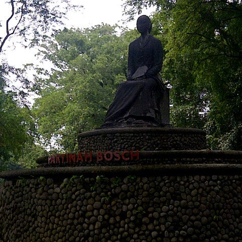 Taman Balekambang Jalan Balekambang No 1