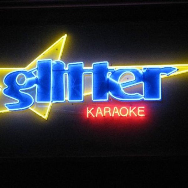 Foto scattata a Glitter Karaoke da Nena L. il 11/24/2016