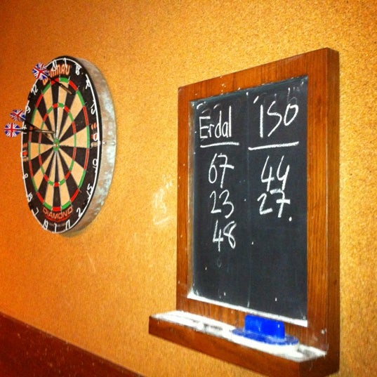 Photo prise au Efes Sports Pub par Erdal G. le10/23/2012